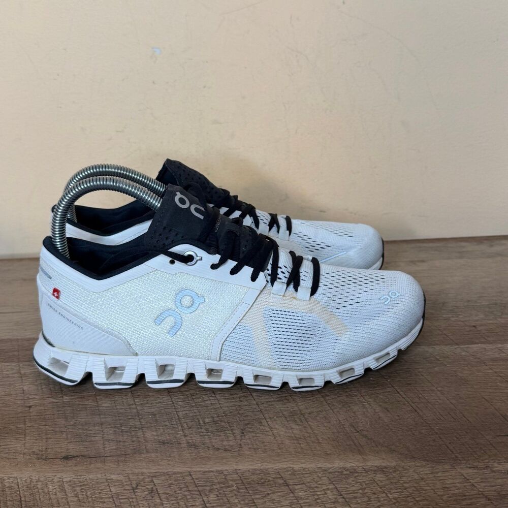 On Running Cloud X White Black womens size 8 shoes - Picture 3 of 8